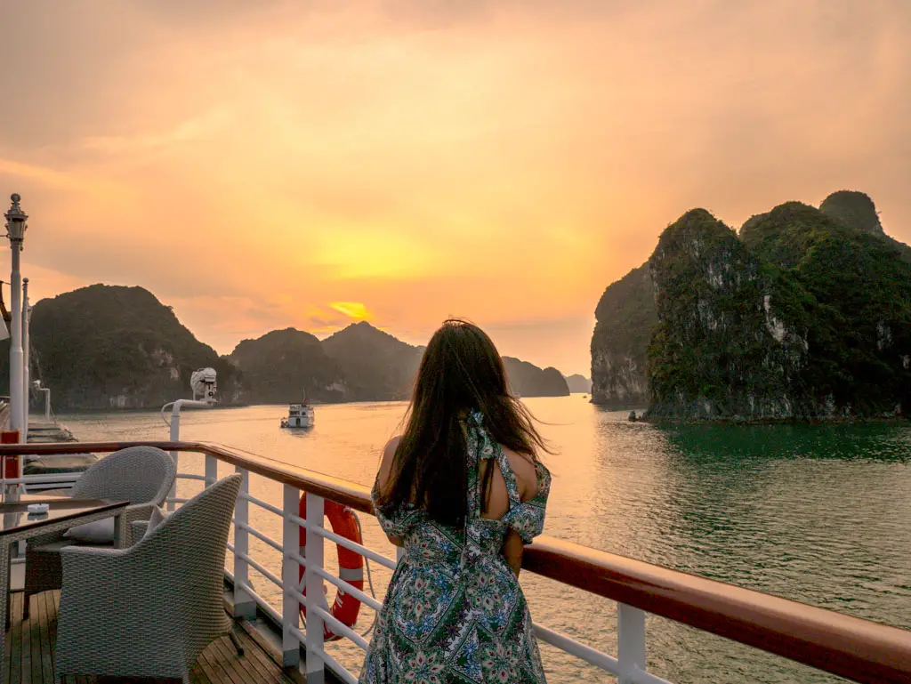 Nothern Vietnam Odyssey Tour 6-Day 4 sunset halong bay northern vietnam laugh travel eat