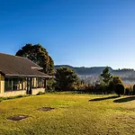SINHAGIRI MANSION, NUWARA ELIYA