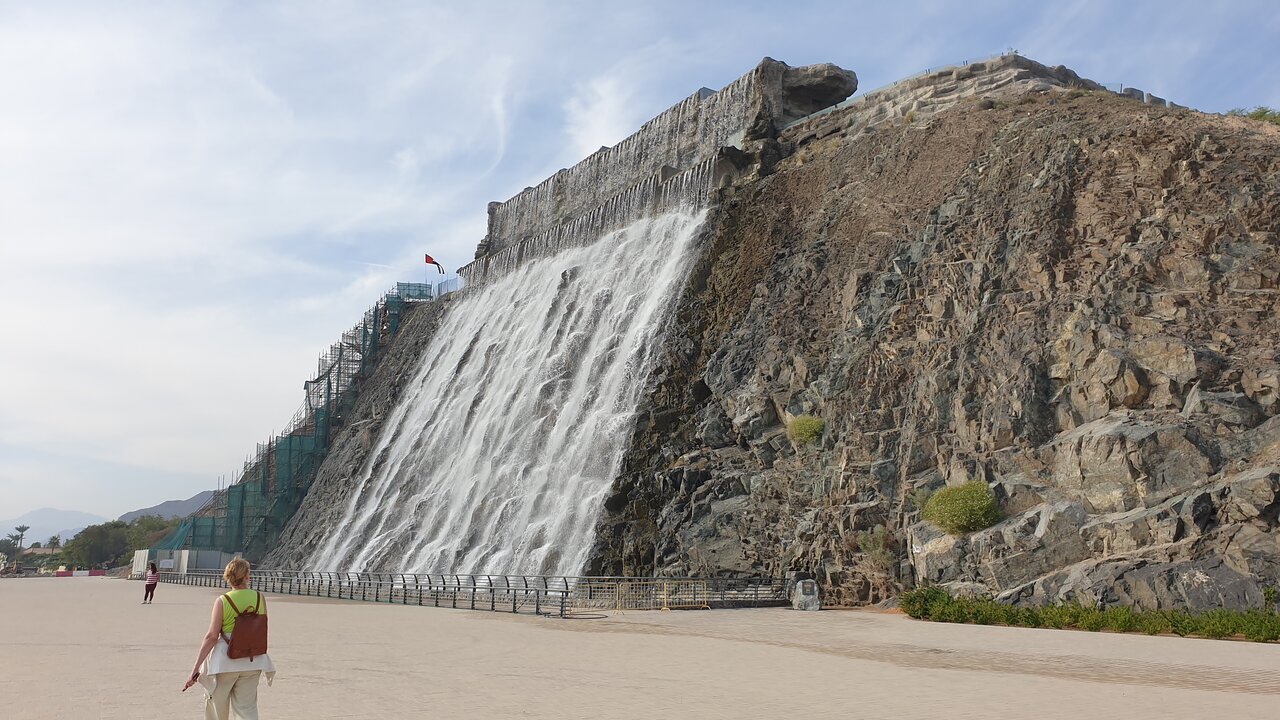 Khorfakkan Tour With Mountain Waterfall Visit 1 ni tours