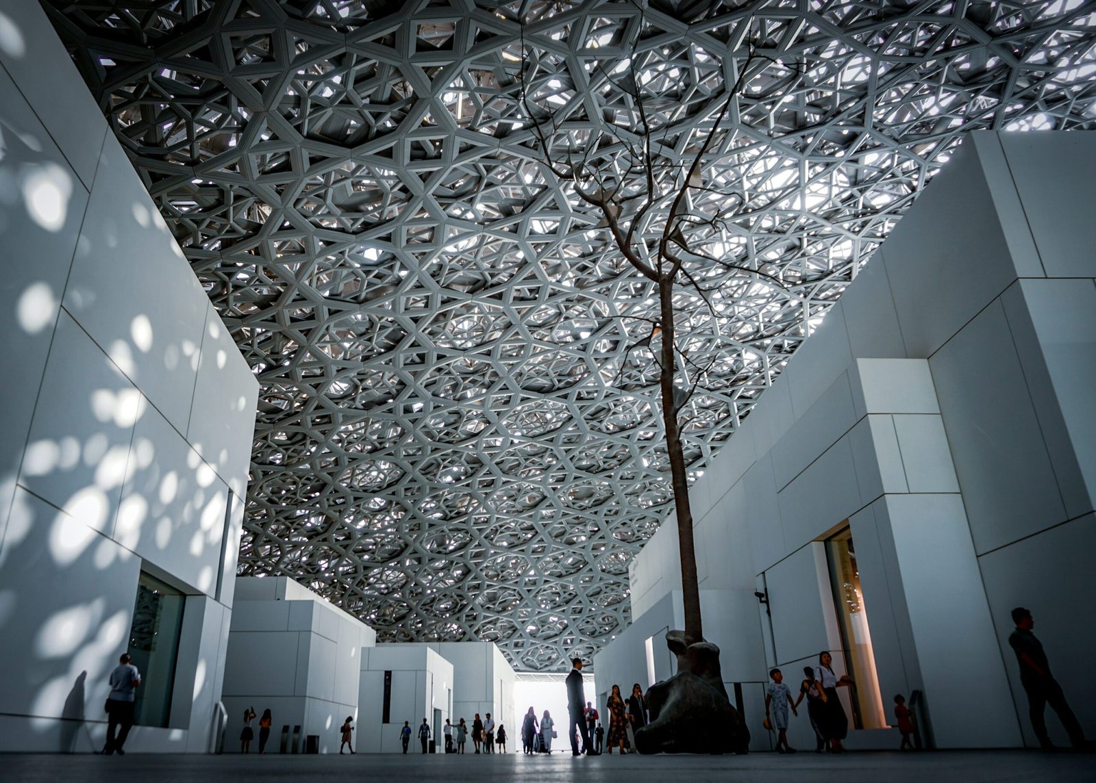 Louvre Abu Dhabi 1 photo 1536564397506 55dda737cc65 scaled