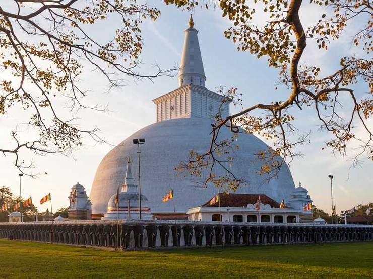 Grand Tour Sri Lanka 2 shutterstock 307224302 destinationMain 1533888398803